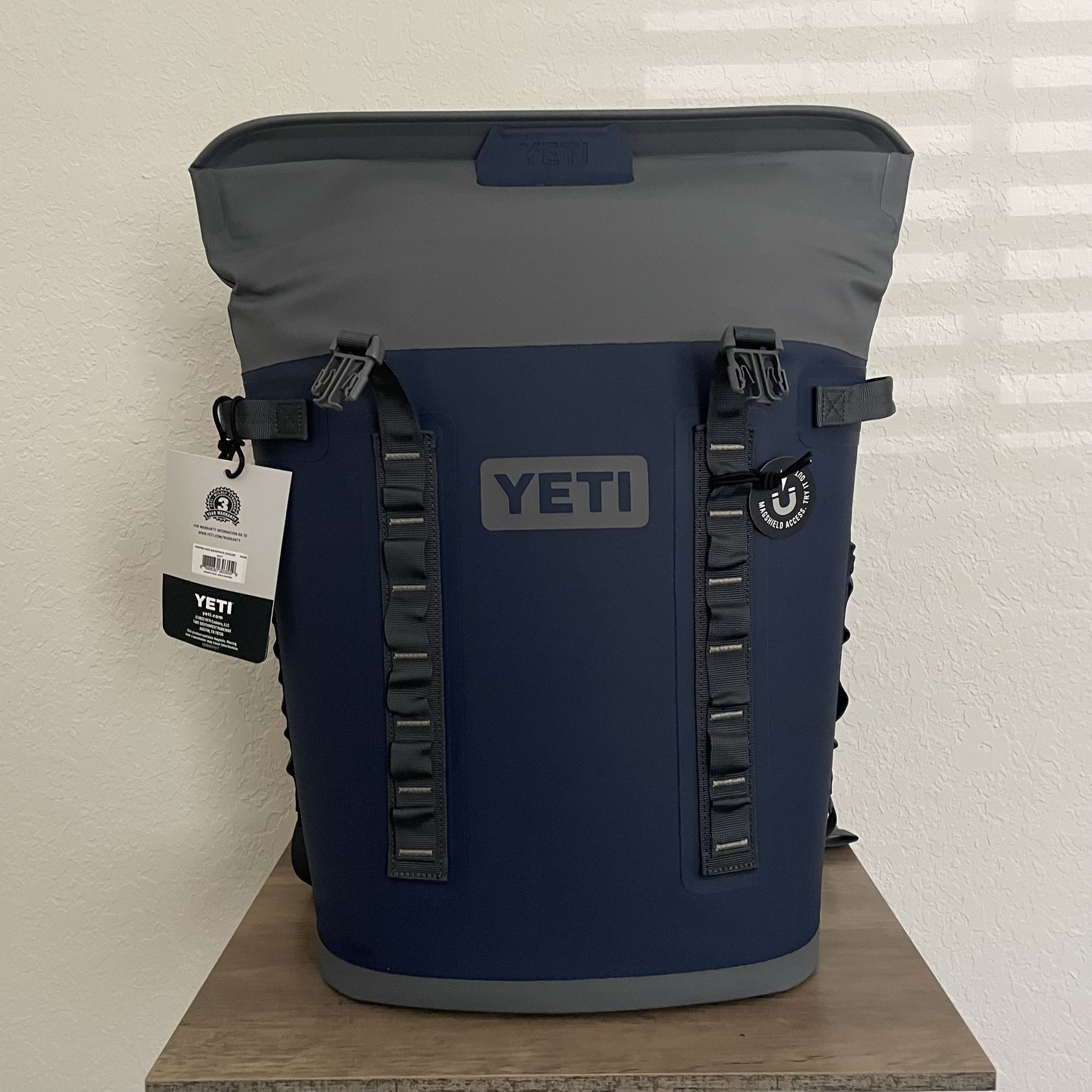 Yeti HOPPER M20 Soft-Sided Backpack Cooler GS6148-1 Navy BRAND NEW W/ TAGS