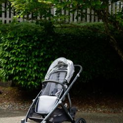 Uppababy Vista Stroller With Accessories 