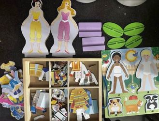 Melissa & Doug and Disney Princess Magnetic Dress Up Toys