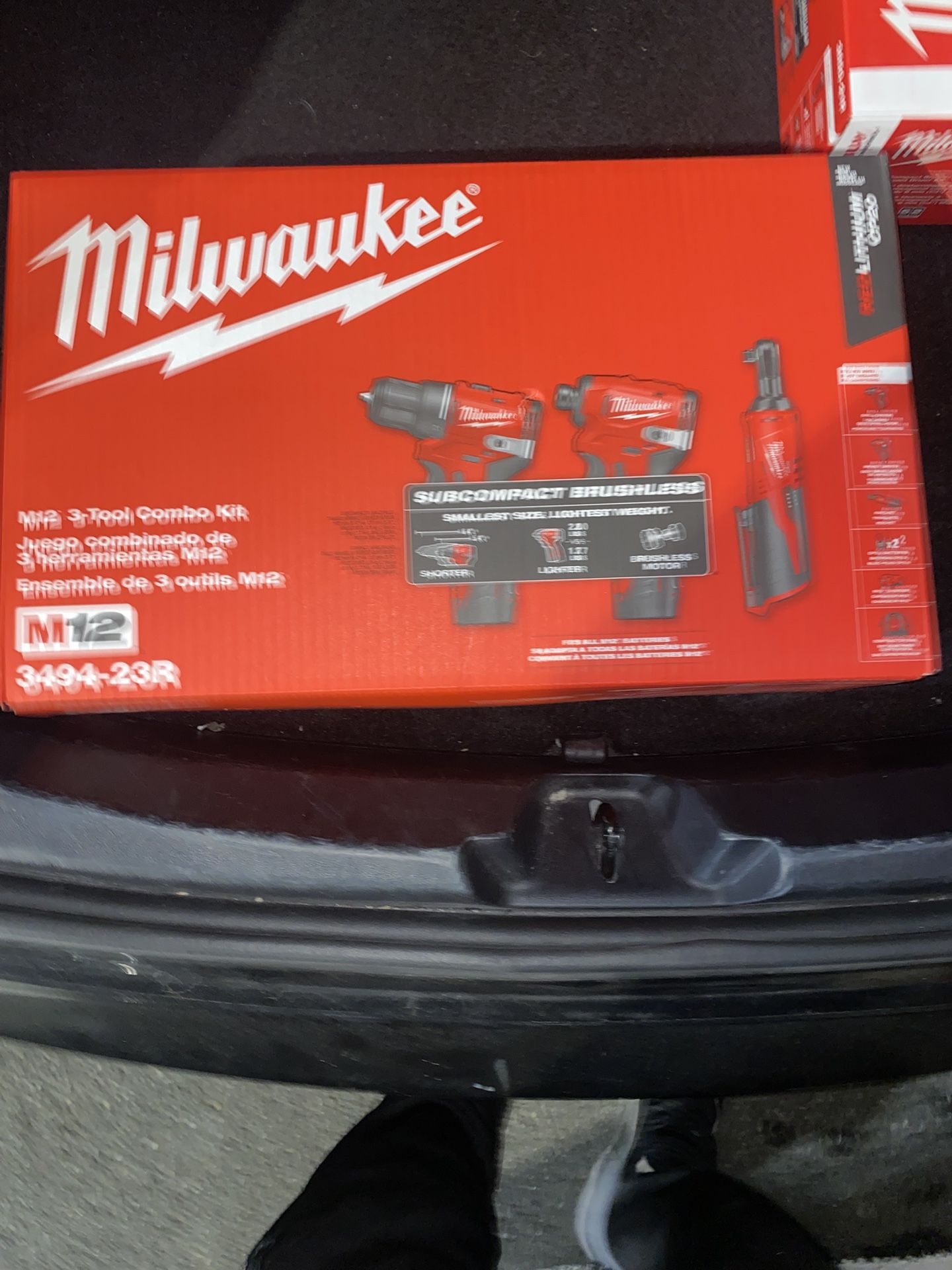Milwaukee M12 3 tool combo kit, batteries charger and bag include