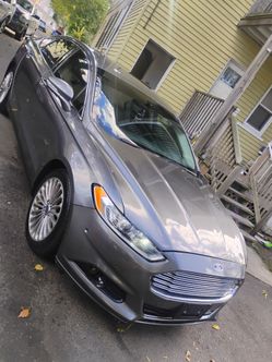 Ford Fusion Sedan Gray2014