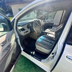 Toyota Siena Limited