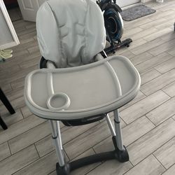 baby eating chair