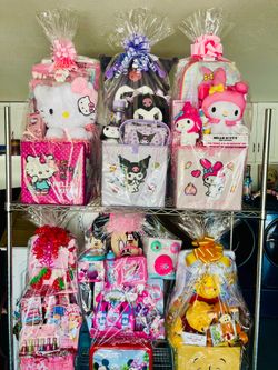 Hello Kitty gift, Baskets