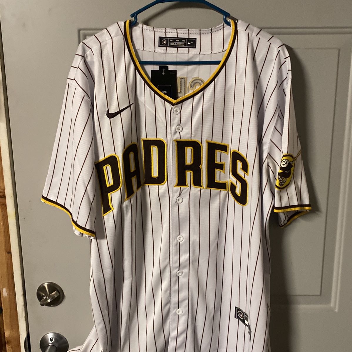 Padres Jersey Black City Connect Machado San Diegi for Sale in San Marcos,  CA - OfferUp