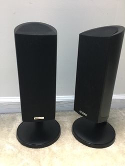 Polk audio Rm 202 high end speakers with stand!!