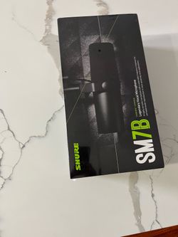 Shure microphone  SM7B