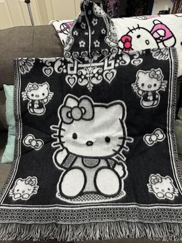 Hello Kitty Pancho