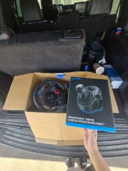 Logitech G29 steering wheel with shift