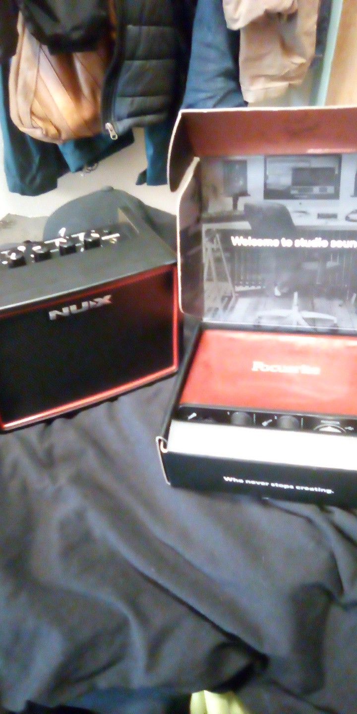 NUX *MIGHTY LITE BT & FOCUSRITE SCARLETT SOLO