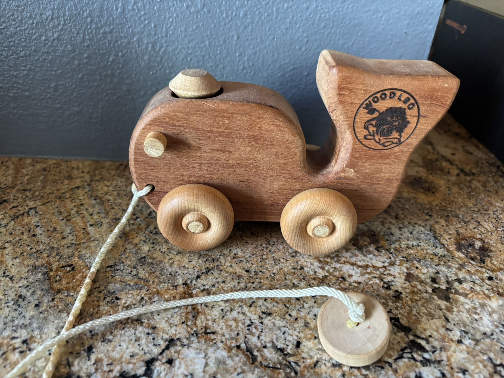 Wooden Wood Leo HandmadePreowned Children’s Whale Pull Toy