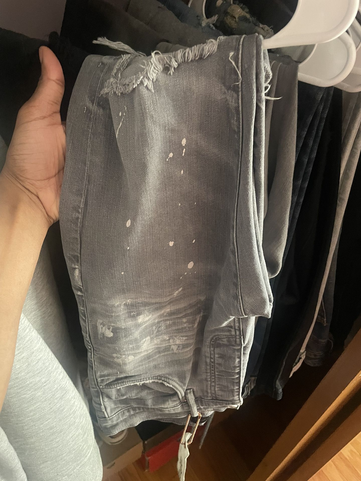 Men’s purple Jeans Knee-slit With Paint Splatter