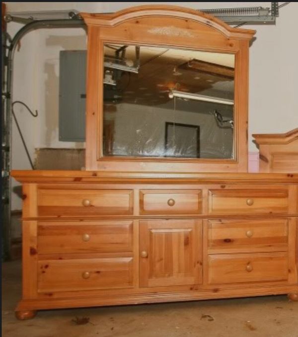 Come Get Tonight You Can Take It All For 250 00 Broyhill Fontana Bedroom Set Queen Bed For Sale In Tacoma Wa Offerup