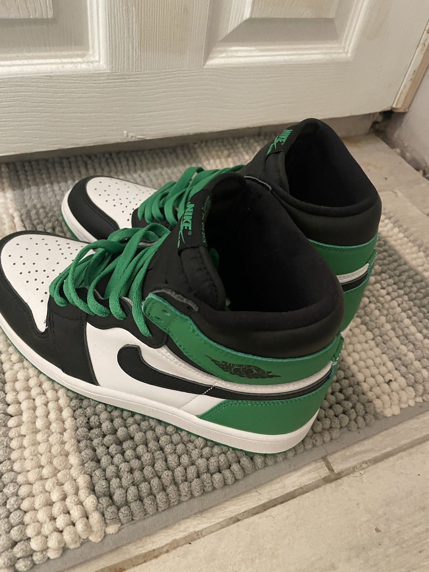 Air Jordan 1 Retro High OG Lucky Green - Men’s Size 8.5