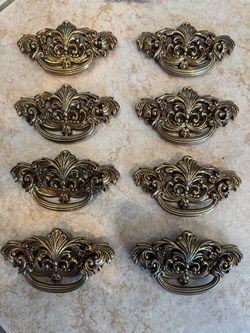 8 Vintage Keeler Brass Company French Provincial Brass Draw Pulls