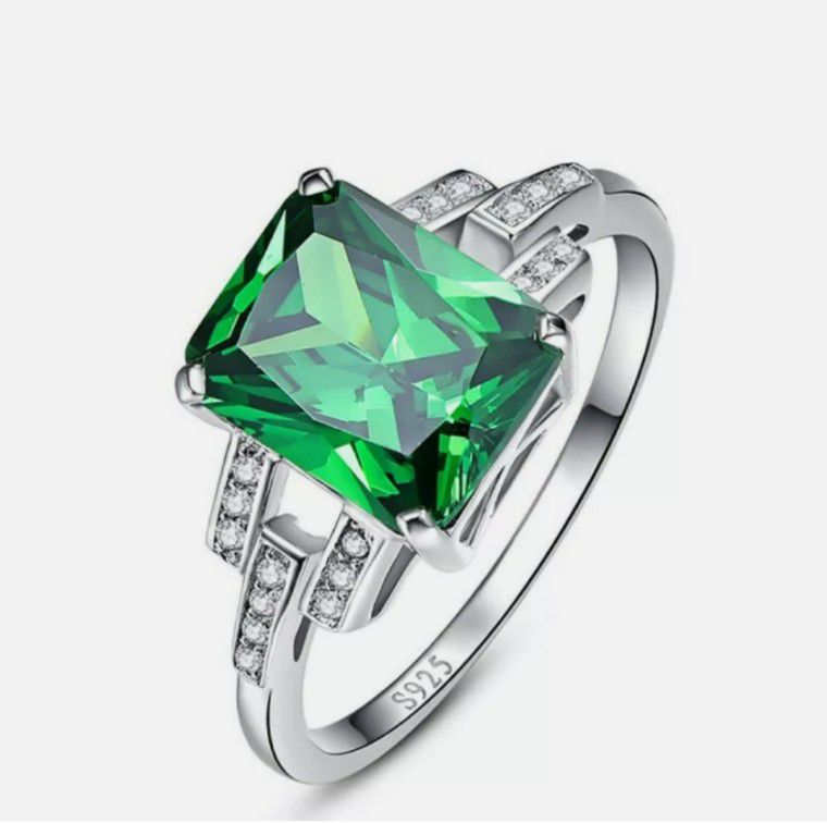 S925 Princess Cut Emerald Ring sz 7