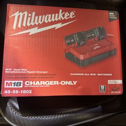 M18 18-Volt Lithium-Ion Dual Bay Rapid Battery Charger