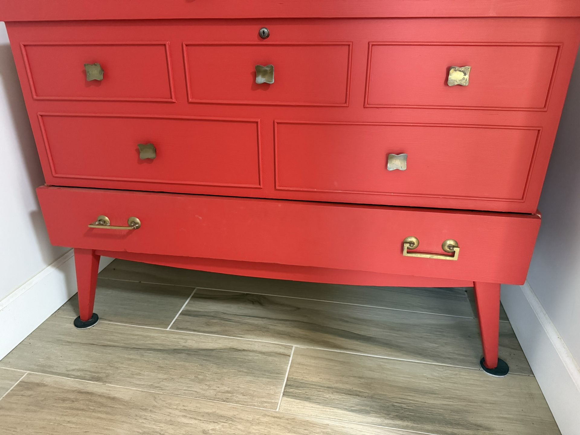 Dresser
