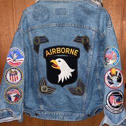 Rare Vintage Levi’s Jacket Size Large Air Force Space Shuttle, Space Camp Patches