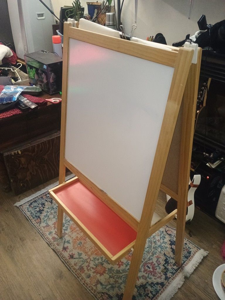 Easel. Collapsible.3-in-1