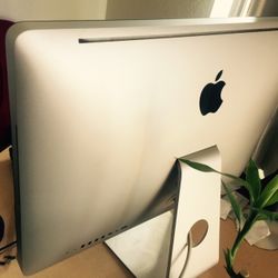 iMacs iPads Cameras Notebook Summer Sale $159-$700