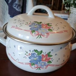 Vintage Enamel Dutch Oven 8" Pot NEW
