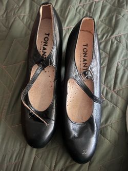 Folclórico black shoes. Size 8