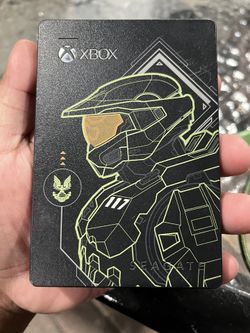 Seagate Game Drive 2TB for XBOX Master Chief Special Edition halo w cable used 