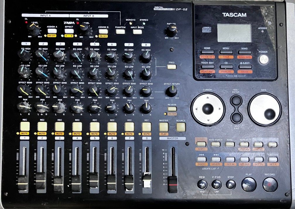 Tascam DP-02 Digital Portastudio Multitrack Recorder 8 Track CD Digital