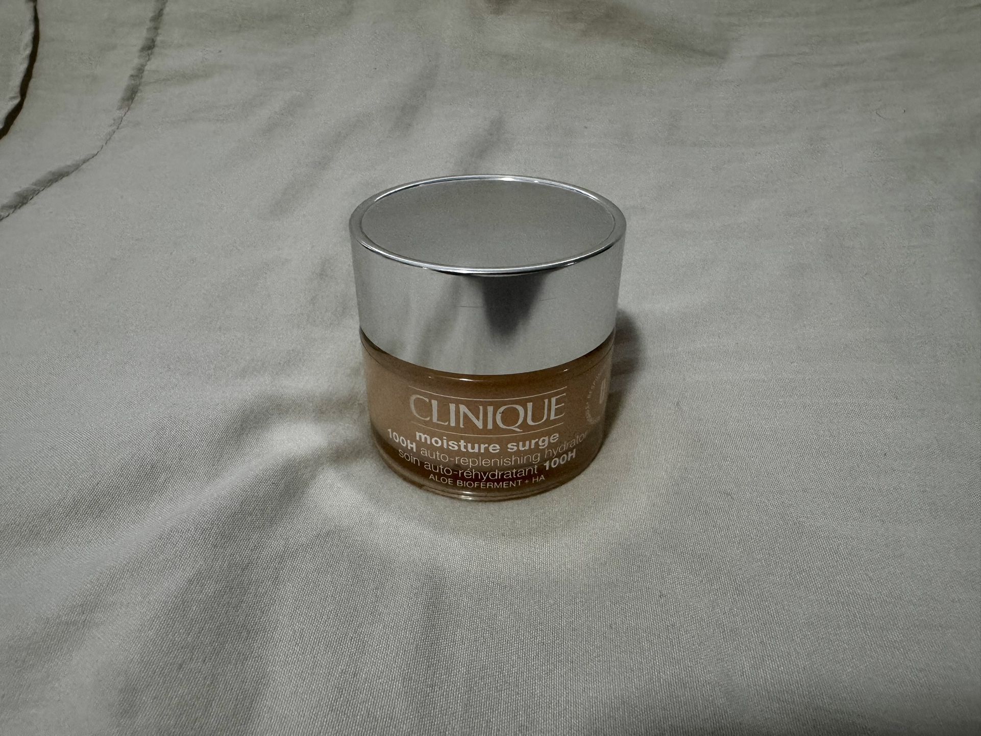 Clinique Moisture Surge