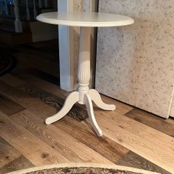 Round End Table 