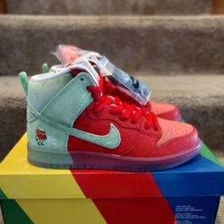 Nike Dunk High Strawberry Cough...