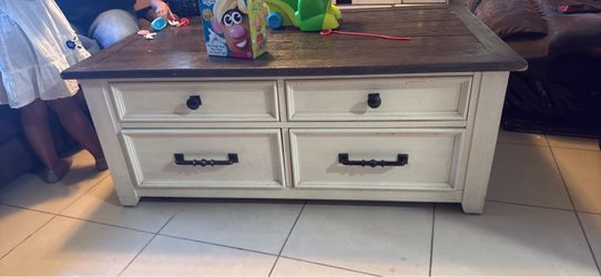 Farmhouse Coffee Table with 4 Drawers