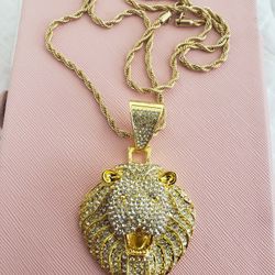 Iced Out Crystal Lion Head Alloy Pendant With 24in  Rope Chain 