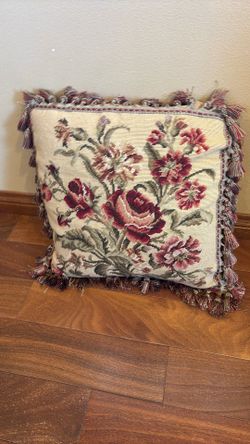 Pillow Good Cond 