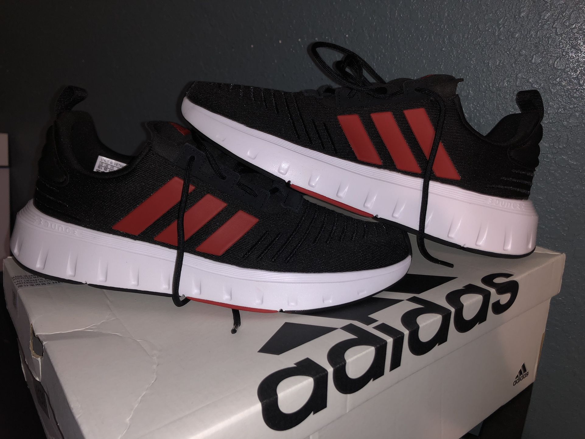 Adidas Swift Run
