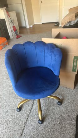 Shell Velvet Chair
