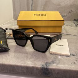 NEW Fendi Square Logo Sunglasses