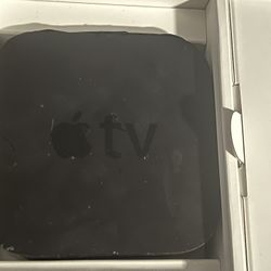 Apple TV With Remote and Power Cable (A1625 (32 GB))