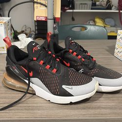 Nike Air Max 270 (Used) size 11.5
