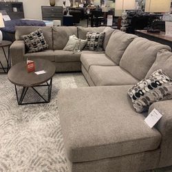New Trend Ballinasloe Platinum RAF Sectional /couch /Living room set