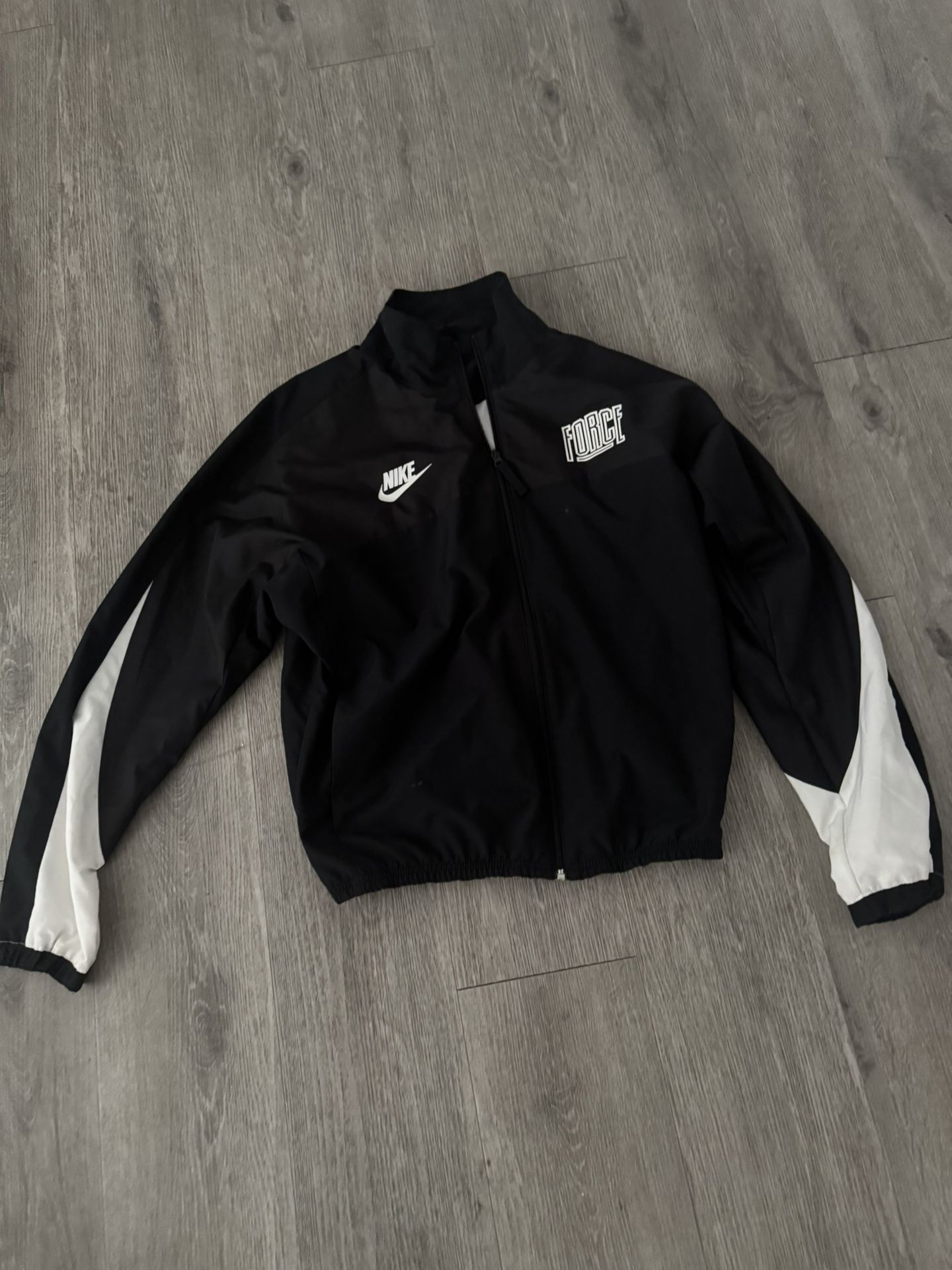 silk black white zip up