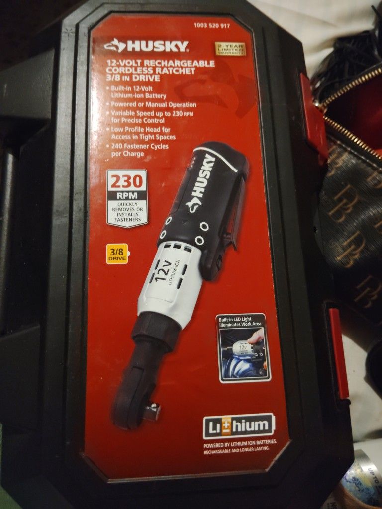 Husky 12volt Rechargeable Cordless Ratchet 3/8 I. Drive