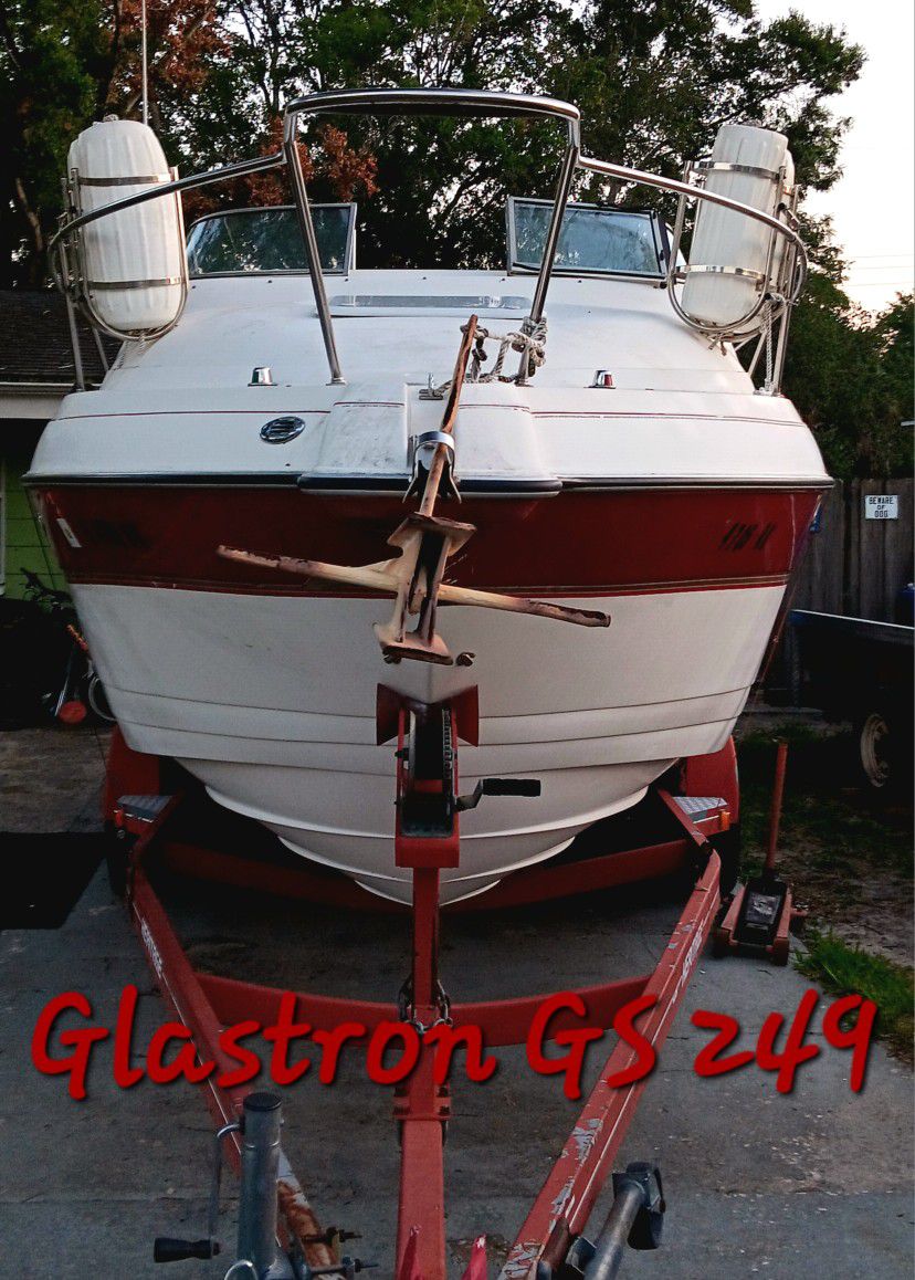2000 Glastron GS