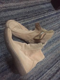 Size 9.5 Women’s Leather Boots Almost New