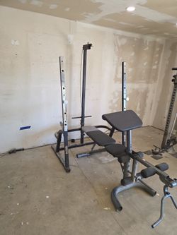 Weight Bench with Squat Rack and Lat Pulldown