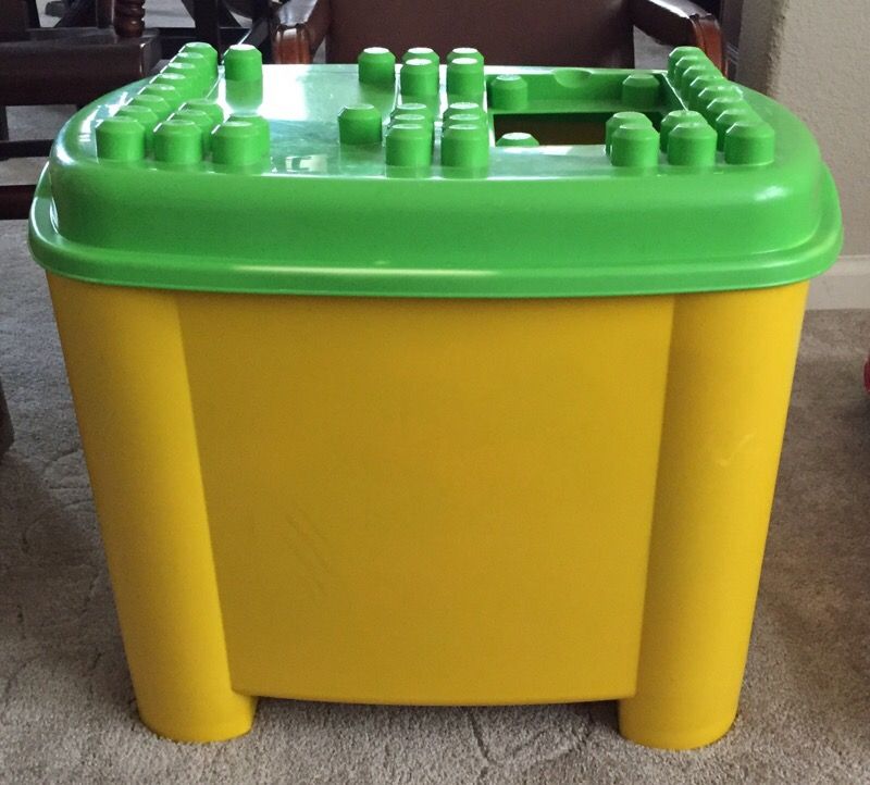 Mega Bloks First Builders 200 block tub w/building-platform lid