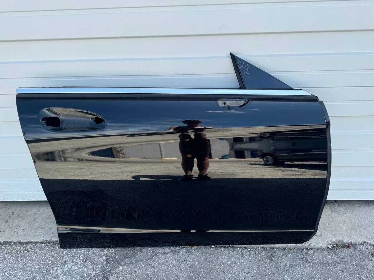 12-18 Mercedes W218 CLS400 CLS550 Front Right Passenger Side Door Shell OEM
