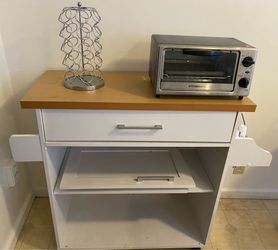 Kitchen island / rolling cart