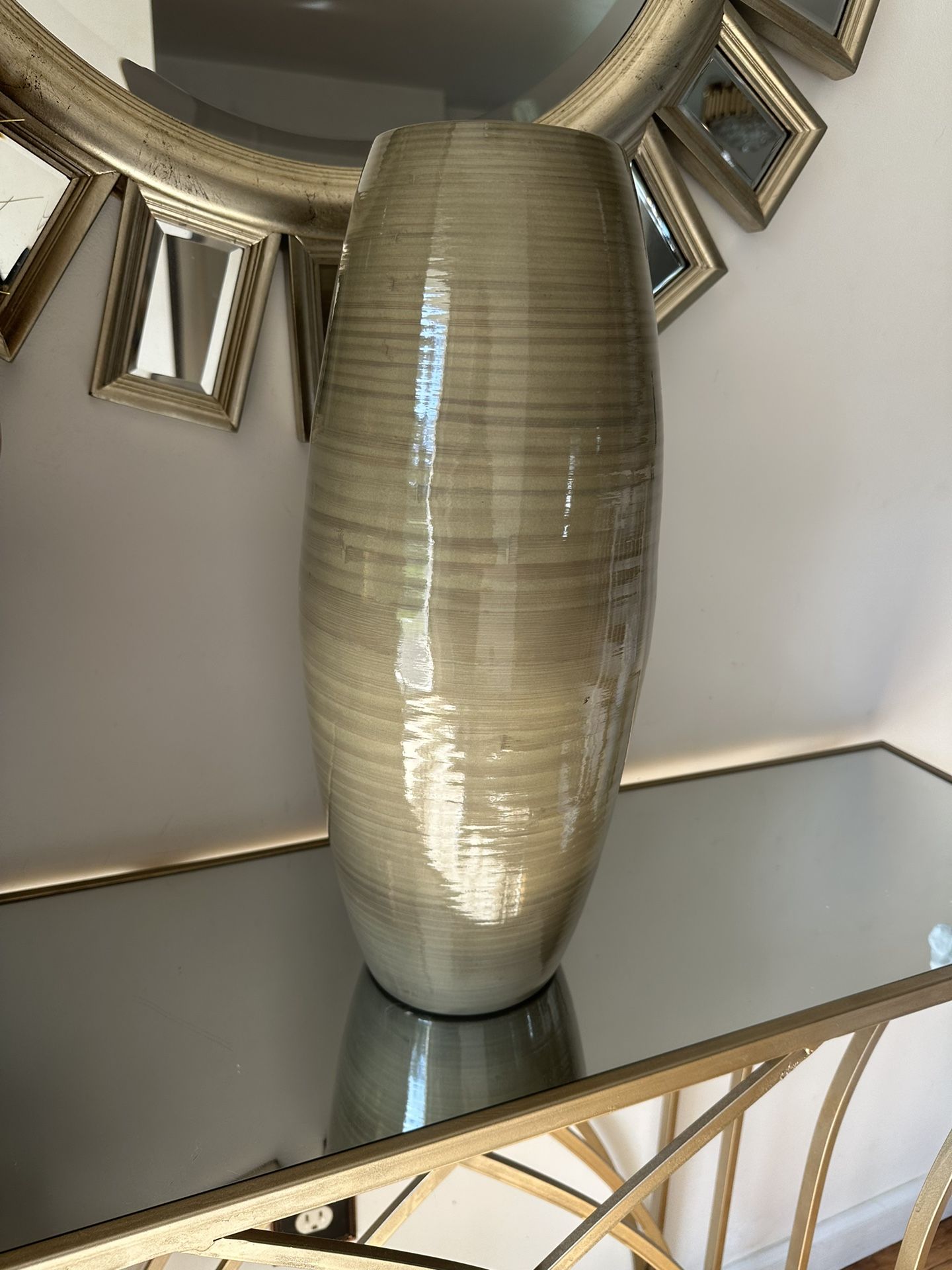 Beautiful Lightweight Vase